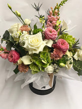 Load image into Gallery viewer, Mother&#39;s Day Luxe Floral Gift Box