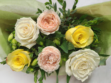 Load image into Gallery viewer, Classic Rose Bouquet