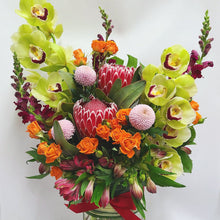Load image into Gallery viewer, Vase Arrangement