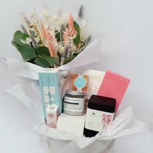 Load image into Gallery viewer, Large Gift Box With Dried Flowers