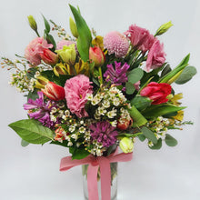 Load image into Gallery viewer, Vase Arrangement