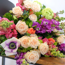 Load image into Gallery viewer, Valentine Bouquet