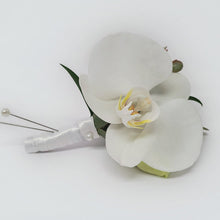 Load image into Gallery viewer, Floral Boutonnière