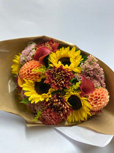 Load image into Gallery viewer, Happy Graduation Bouquet