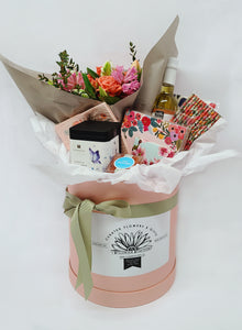 Afternoon Tea Gift Box With Fresh Flowers