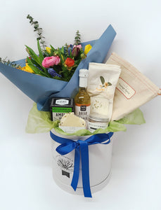Culinary Gift Box with Fresh Flowers
