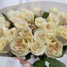 Load image into Gallery viewer, Valentine Rose Bouquet