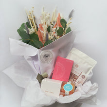 Load image into Gallery viewer, Small Gift Box With Dried Flowers