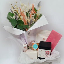 Load image into Gallery viewer, Medium Gift Box With Dried Flowers