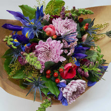 Load image into Gallery viewer, Valentine Bouquet