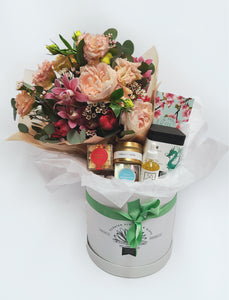 Medium Gift Box With Fresh Flowers